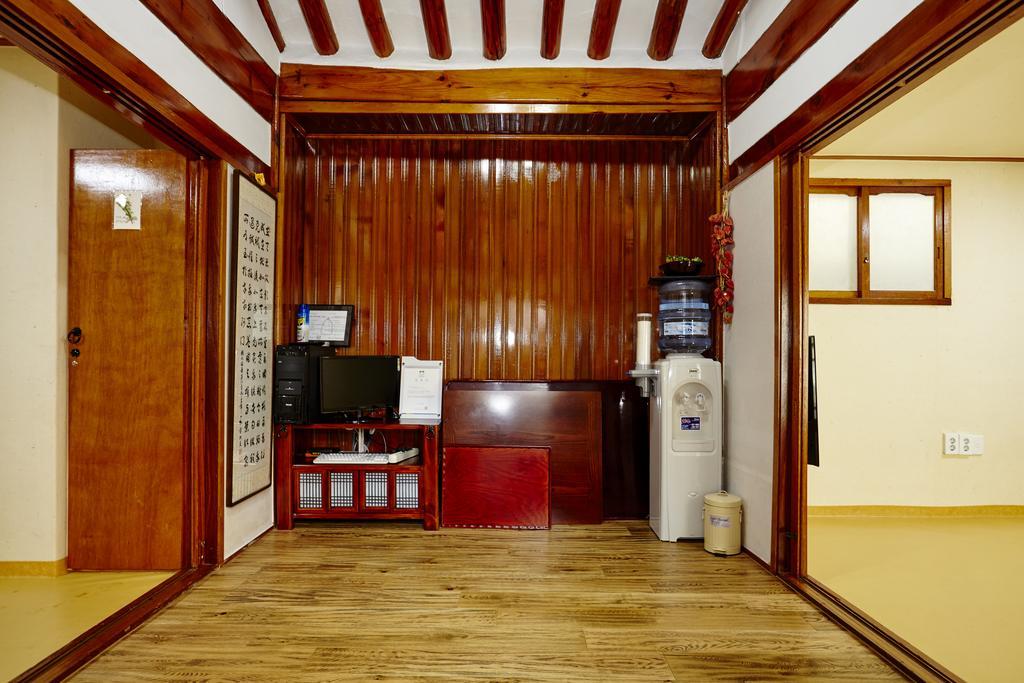 Hue Hanok Guest house 2*