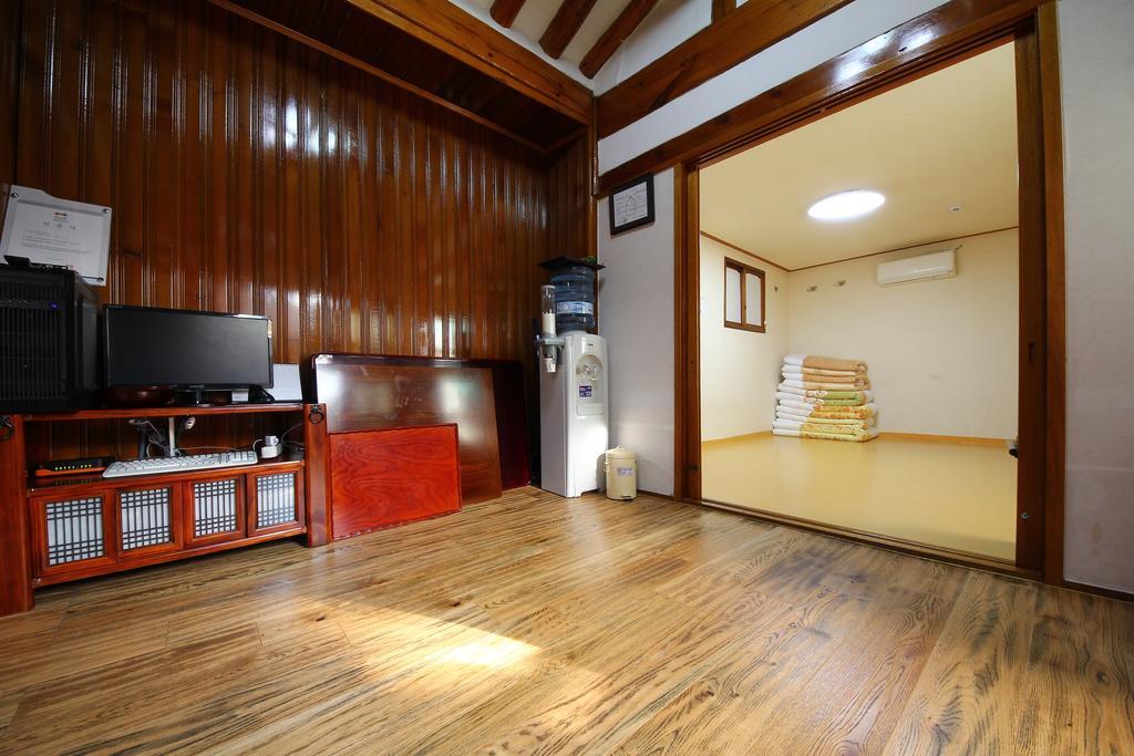 Hue Hanok Guest house 2*