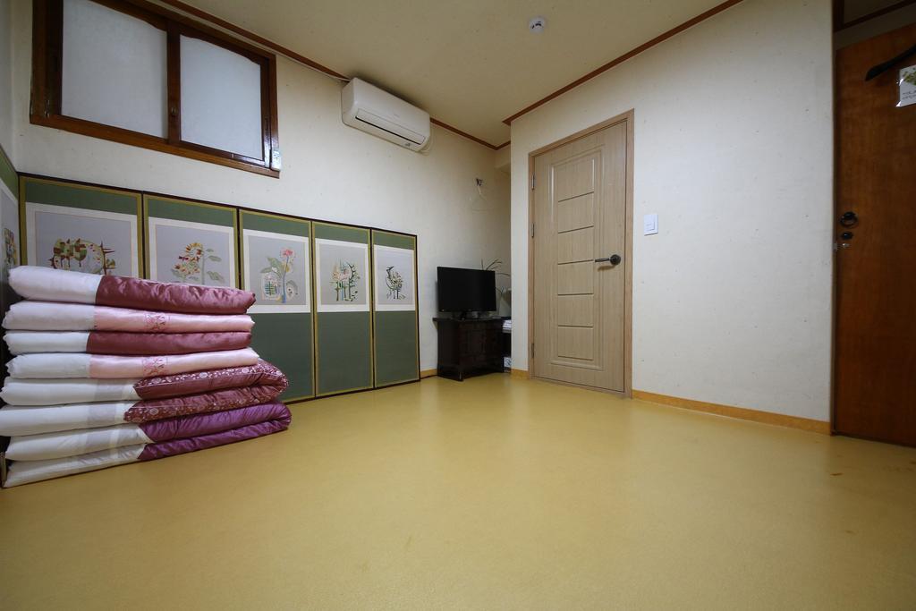 Hue Hanok Guest house 2*